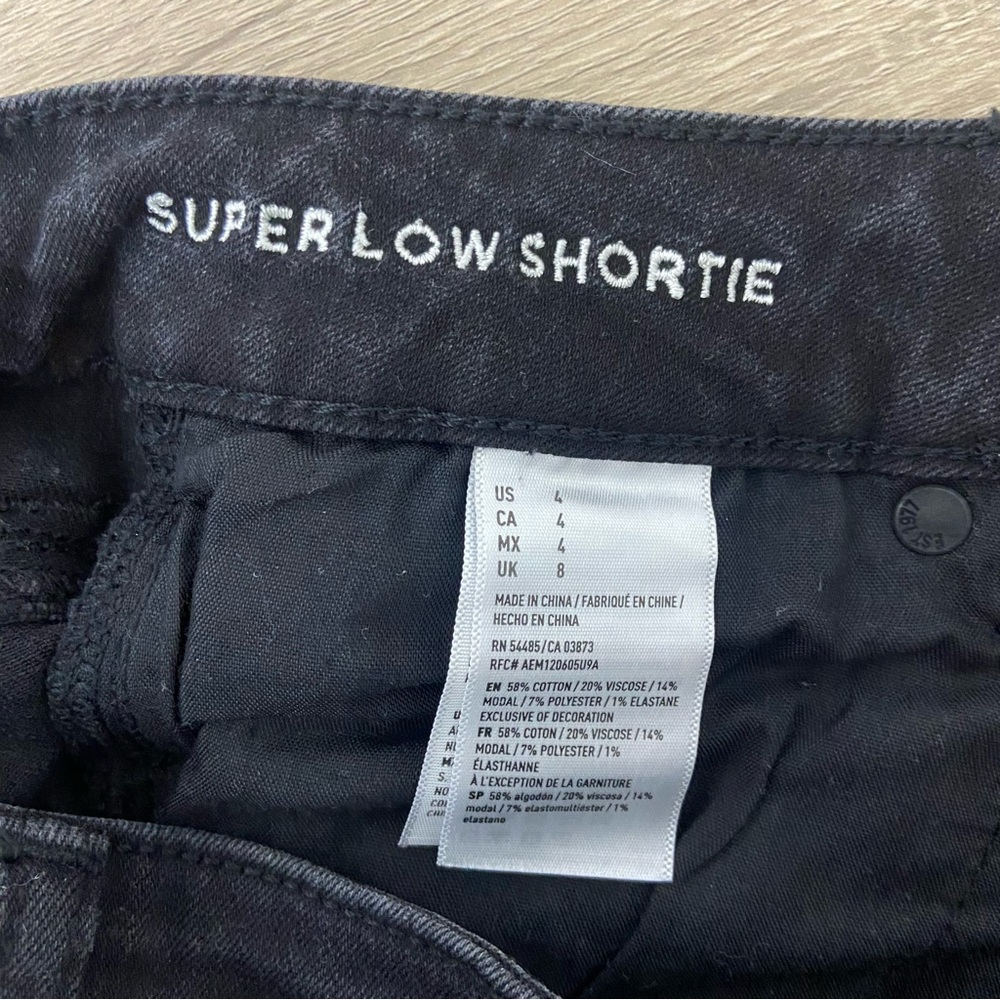 American Eagle Black Super Low Shorties Size 4 - Picture 9 of 9